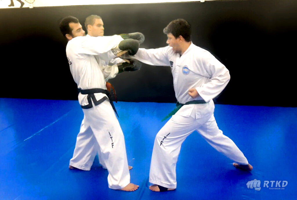 Quebramento de Madeira no Taekwon-do ITF